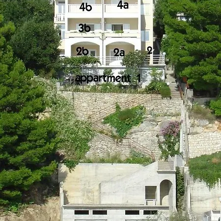 75-4 Apartment *